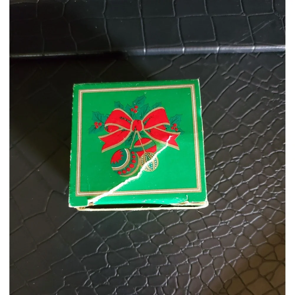 Avon nos christmas